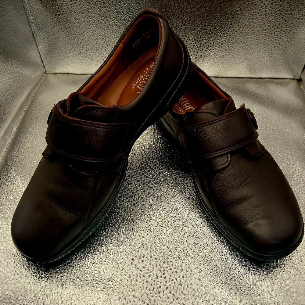 Hotter Dark Purple Flats with Slip-On Ease Women's Size 7.5